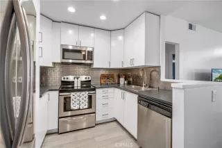 Photo #3: OC24214693 Listing