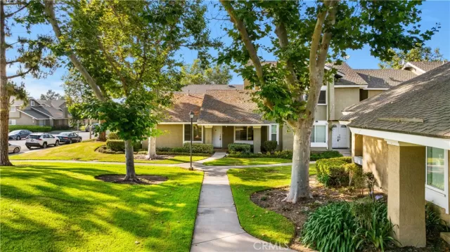 MLS: OC24214706 Condo For Sale