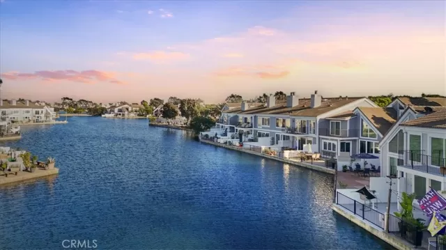 MLS: OC24216184 Condo For Sale