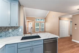 Photo #4: OC24216190 Listing 