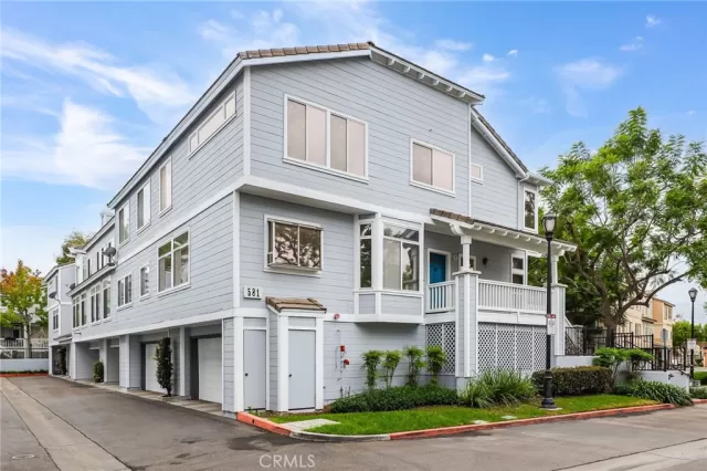 MLS: OC24216610 Condo For Sale