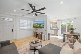 Photo #4: OC24217052 Listing