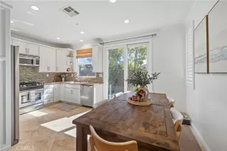 Photo #5: OC24217052 Listing