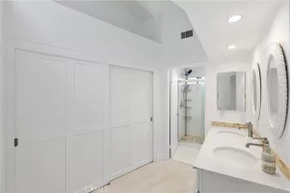 Photo #5: OC24217157 Listing 