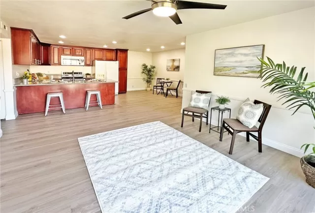 MLS: OC24218358 Condo For Sale