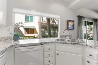 Photo #6: OC24219148 Listing