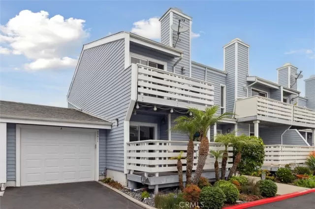 MLS: OC24219256 Condo For Sale