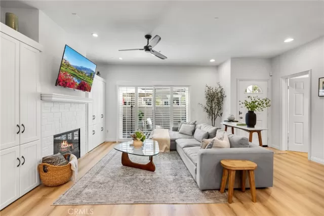 MLS: OC24219476 Condo For Sale