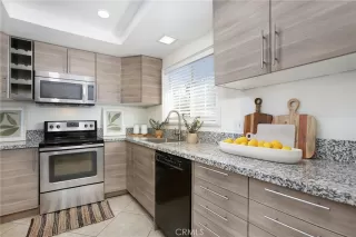 Photo #4: OC24219837 Listing 