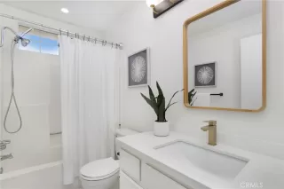 Photo #6: OC24219837 Listing 