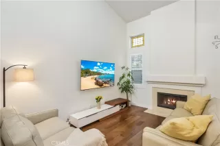 Photo #4: OC24220189 Listing 