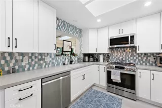 Photo #5: OC24221023 Listing