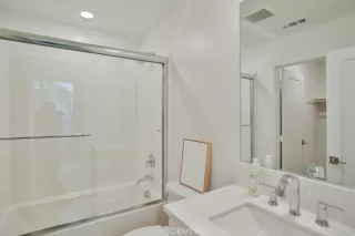 Photo #3: OC24221121 Listing 