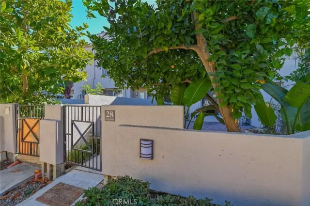 MLS: OC24221173 Condo For Sale