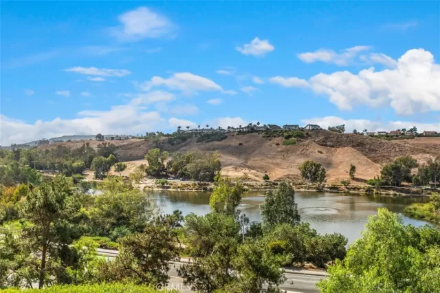 MLS: OC24222334 Condo For Sale