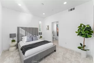 Photo #6: OC24222723 Listing 