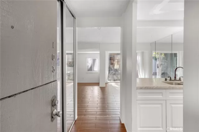 MLS: OC24223052 Condo For Sale