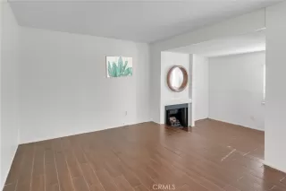 Photo #3: OC24223052 Listing 