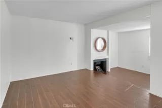 Photo #4: OC24223052 Listing 