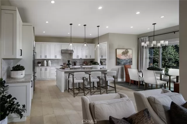 MLS: OC24223337 Condo For Sale