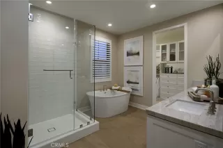 Photo #5: OC24223372 Listing 