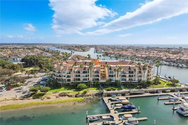 MLS: OC24223389 Condo For Sale