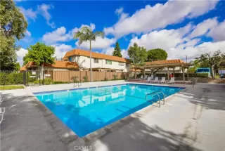 Photo #5: OC24223738 Listing 