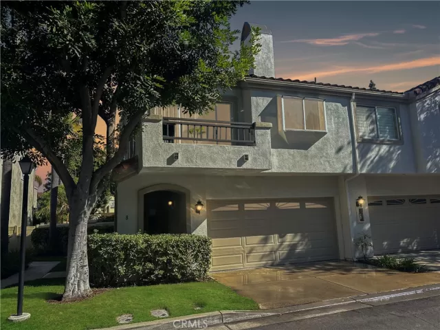 MLS: OC24223870 Condo For Sale