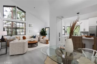 Photo #3: OC24223994 Listing 