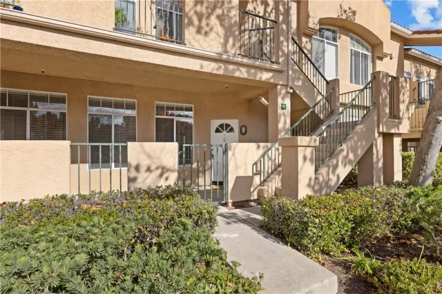 MLS: OC24224168 Condo For Sale