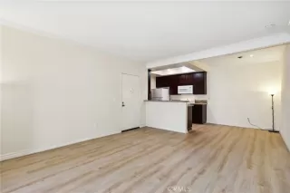 Photo #5: OC24224318 Listing 