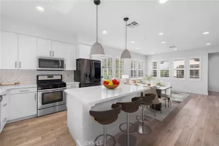 Photo #3: OC24224562 Listing