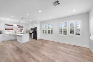 Photo #4: OC24224562 Listing