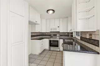 Photo #6: OC24224879 Listing 