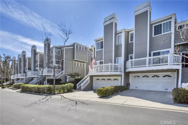 MLS: OC24224901 Condo For Sale