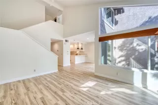 Photo #5: OC24224944 Listing 