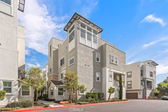 MLS: OC24224993 Condo For Sale