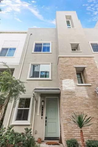 Photo #1: OC24224993 Listing