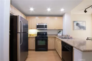 Photo #4: OC24225584 Listing 