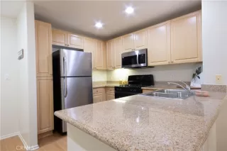 Photo #5: OC24225584 Listing 