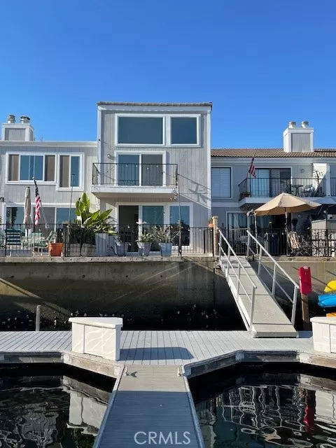 MLS: OC24225667 Condo For Sale