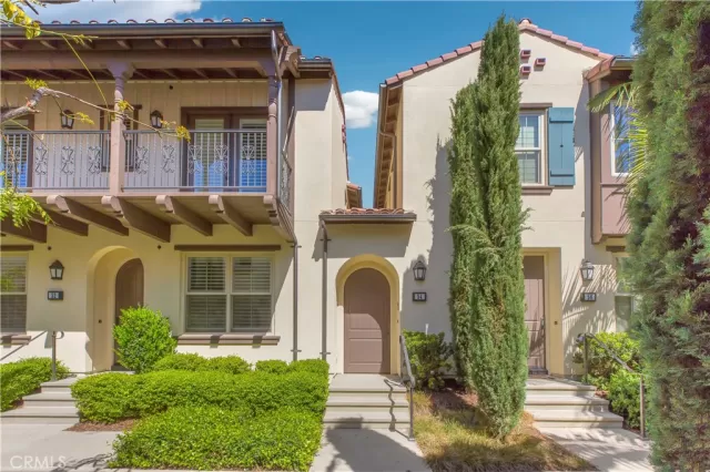 MLS: OC24225921 Condo For Sale