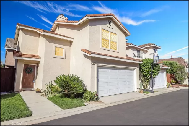 MLS: OC24226158 Condo For Sale