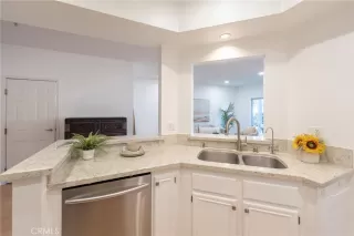 Photo #6: OC24226249 Listing 