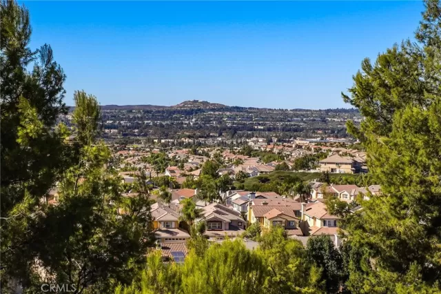 MLS: OC24226357 Condo For Sale