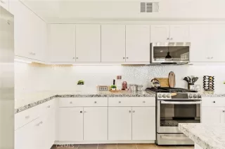 Photo #5: OC24226833 Listing