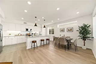 Photo #6: OC24226833 Listing