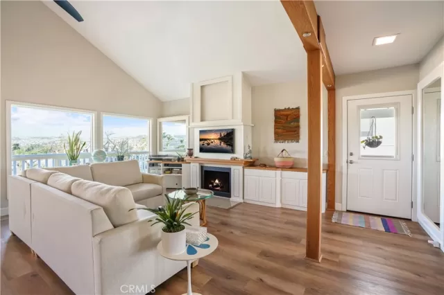 MLS: OC24227185 Condo For Sale