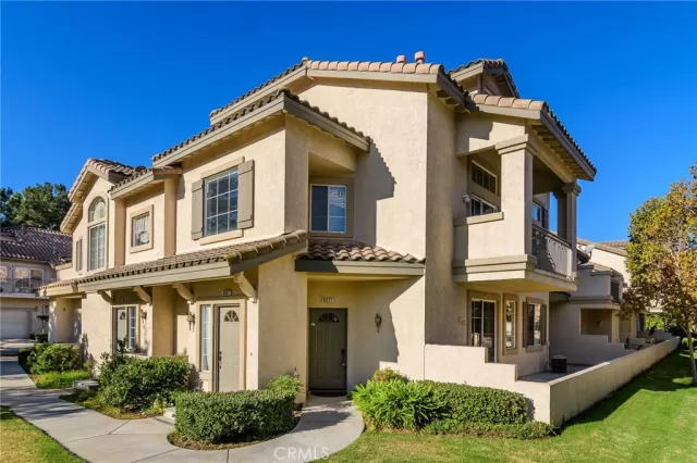 MLS: OC24227253 Condo For Sale