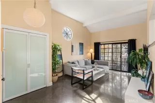 Photo #3: OC24227359 Listing 